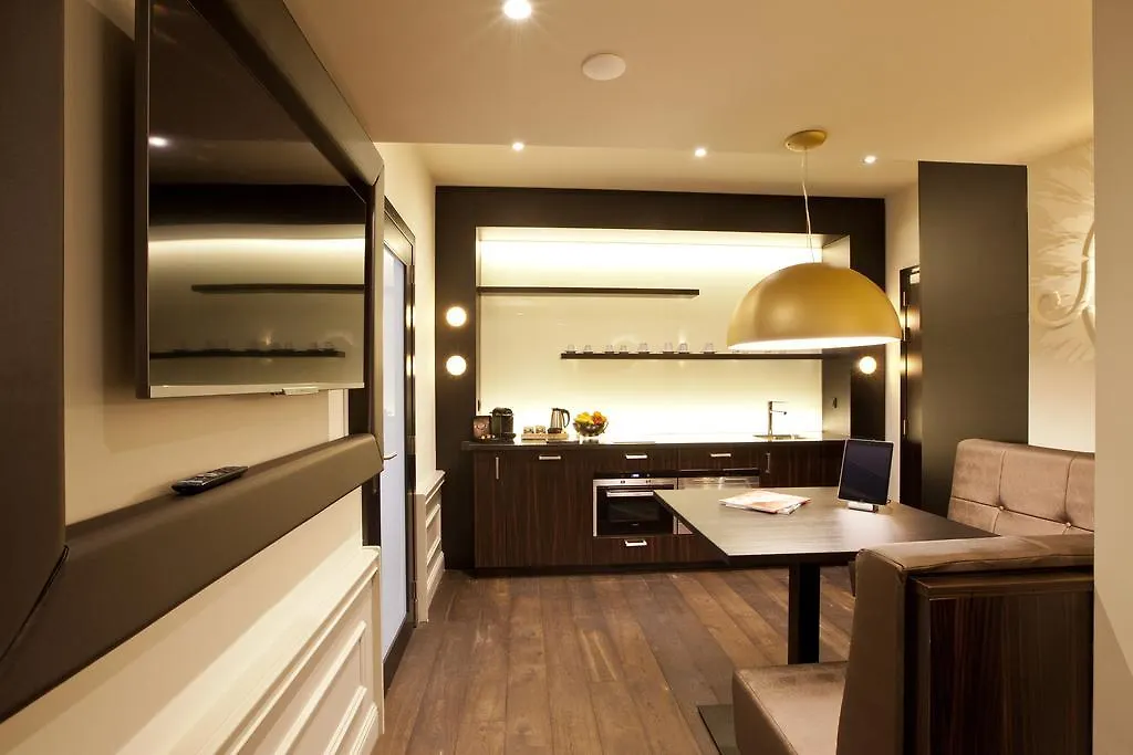 't Goude Hooft Hotel Den Haag 4*,