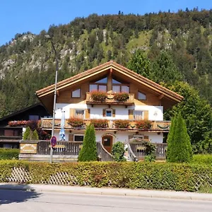 Gasthuis Gaestehaus Muenchner Kindl Reit im Winkl