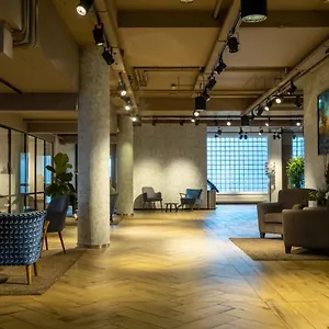 Skotel The Hague, Hotelschool La Haye